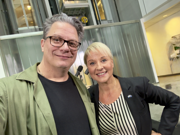 Peter Watz tillsammans med Anna Tenje socialförsäkringsminister